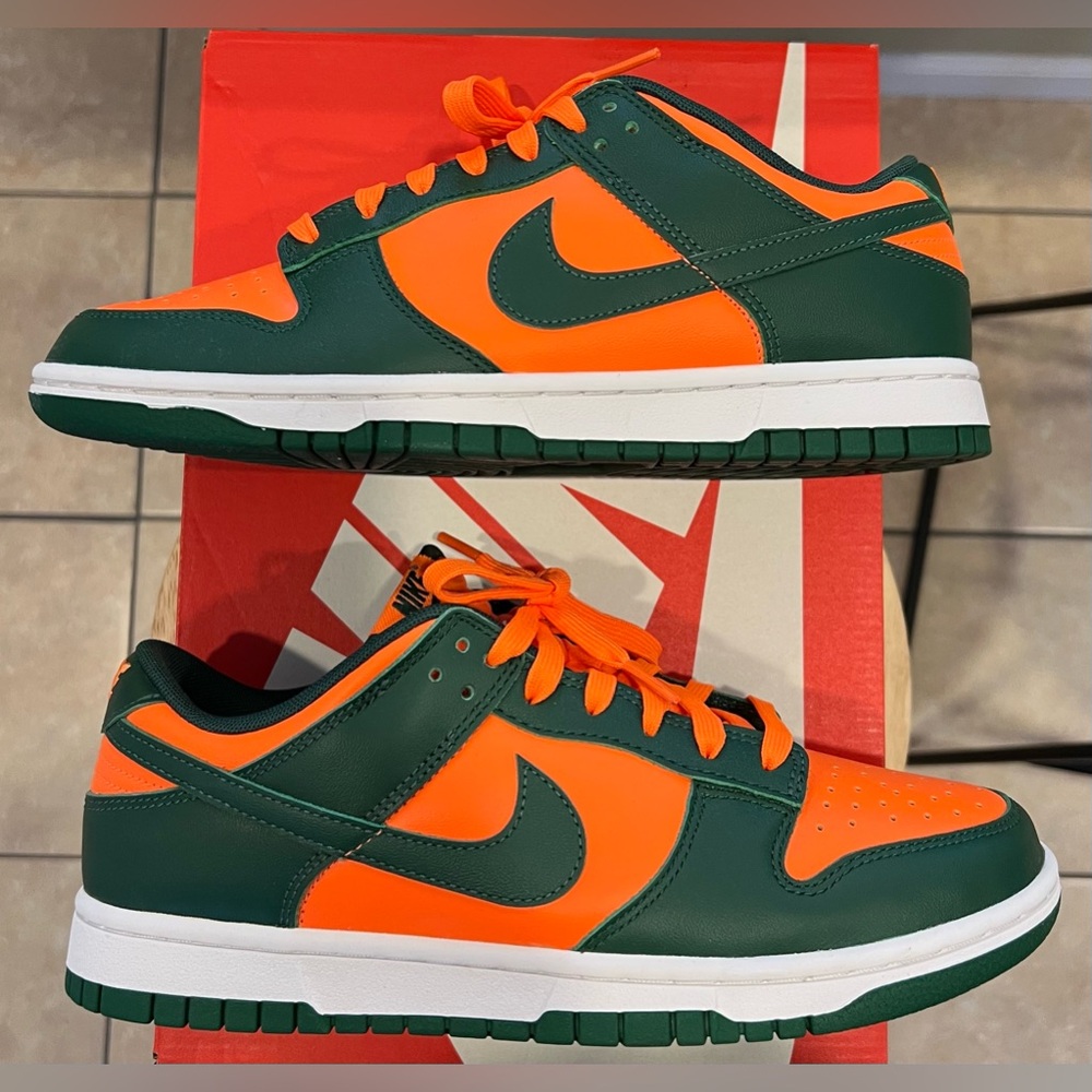 Nike Dunk Low “Miami Hurricanes”
